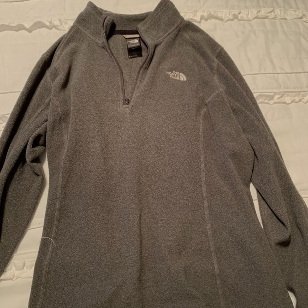 North Face Women Quarter Zip Lightweight Pullover
